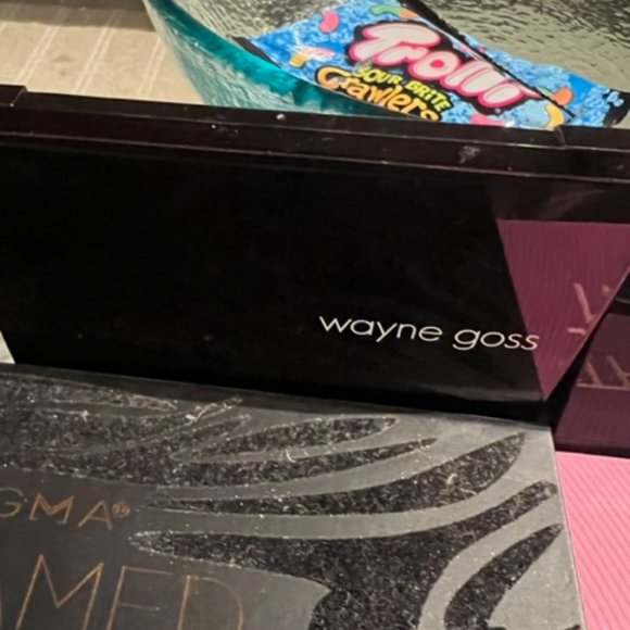 Almost New 4 Luxury Eyeshadow Palettes Sigma, Dior, Lawless, Wayne Goss - Picture 12 of 13